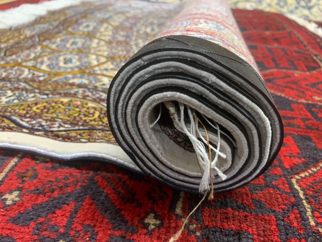 ペルシャ絨毯、イラン、クムシルク絨毯/サイズ: 100x150cm..ir5m。