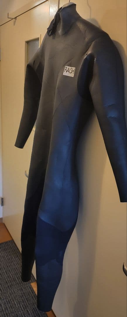 ラッシュ　ウエットスーツ　ML/L幅 3mm セミドライ　防水ジッパー