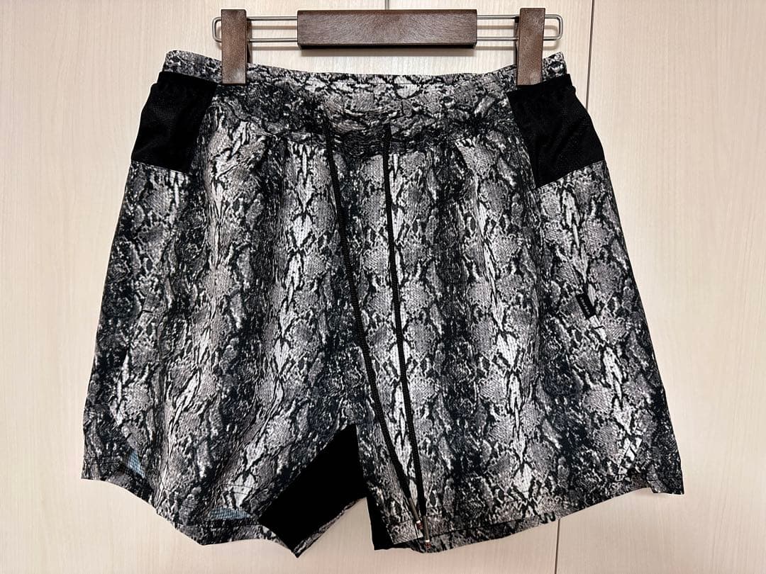ウォーキング・ランニングウェア PYTHON PATTERN 7 POCKETS RACING SHORTS