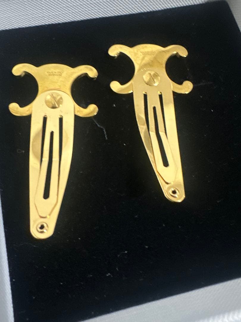 sr セリーヌ　アクセサリー　ヘアクリップ　目立つ汚れ傷あり