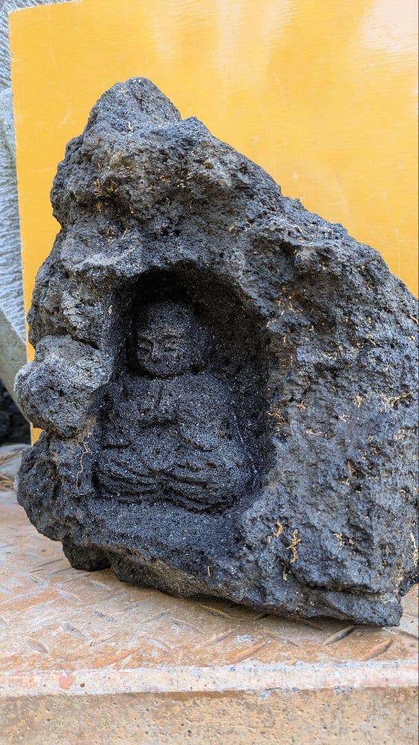 溶岩石石仏、修行僧、倉田辰彦作