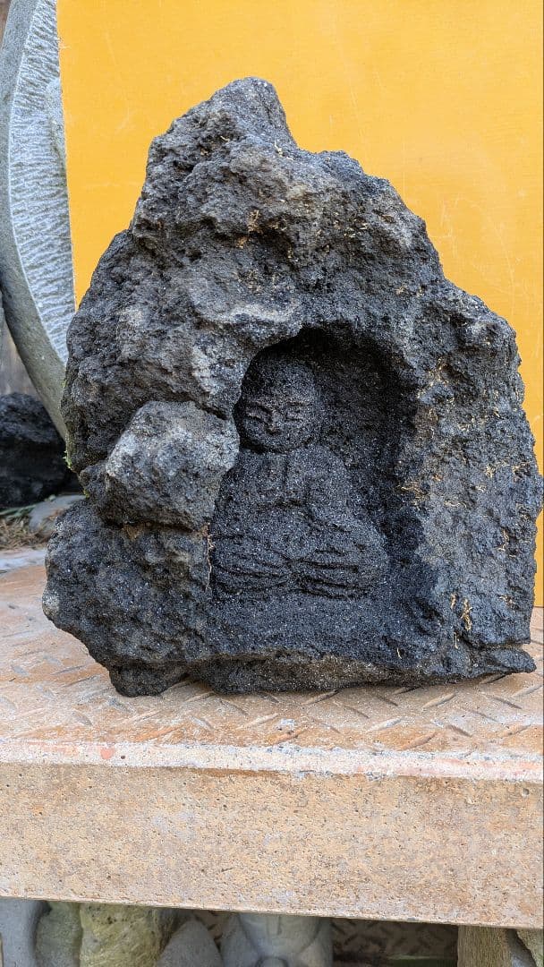 溶岩石石仏、修行僧、倉田辰彦作