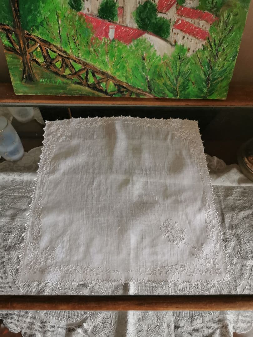 アンティークフランス 精緻なスカラップ 草花刺繍ハンカチーフ 花文字イニシャル