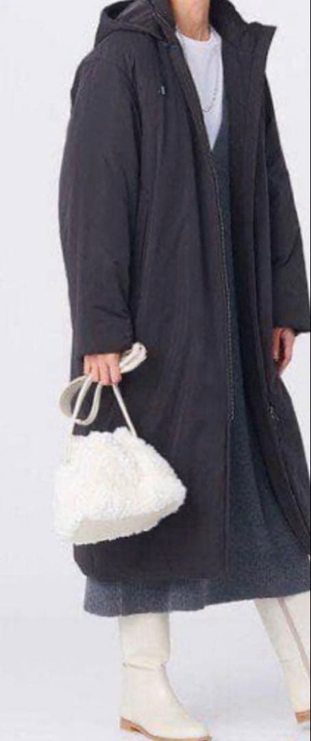 フード付きロング中綿コート　黒