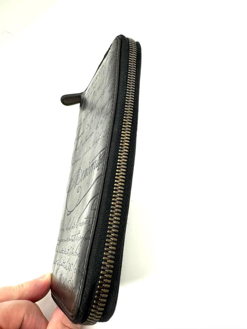 ベルルッティ カリグラフィー ラウンドジップ 長財布