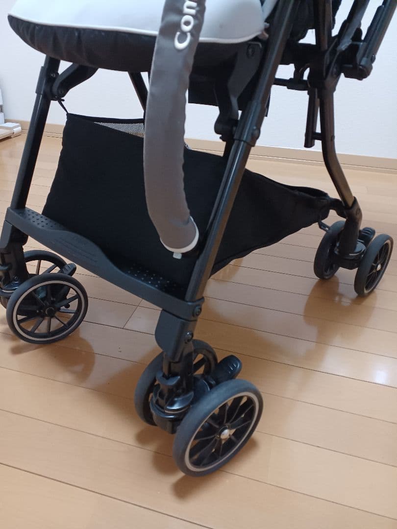 s*1様 コンビ　スゴカルαオート4キャスcompact 　ベビーカー