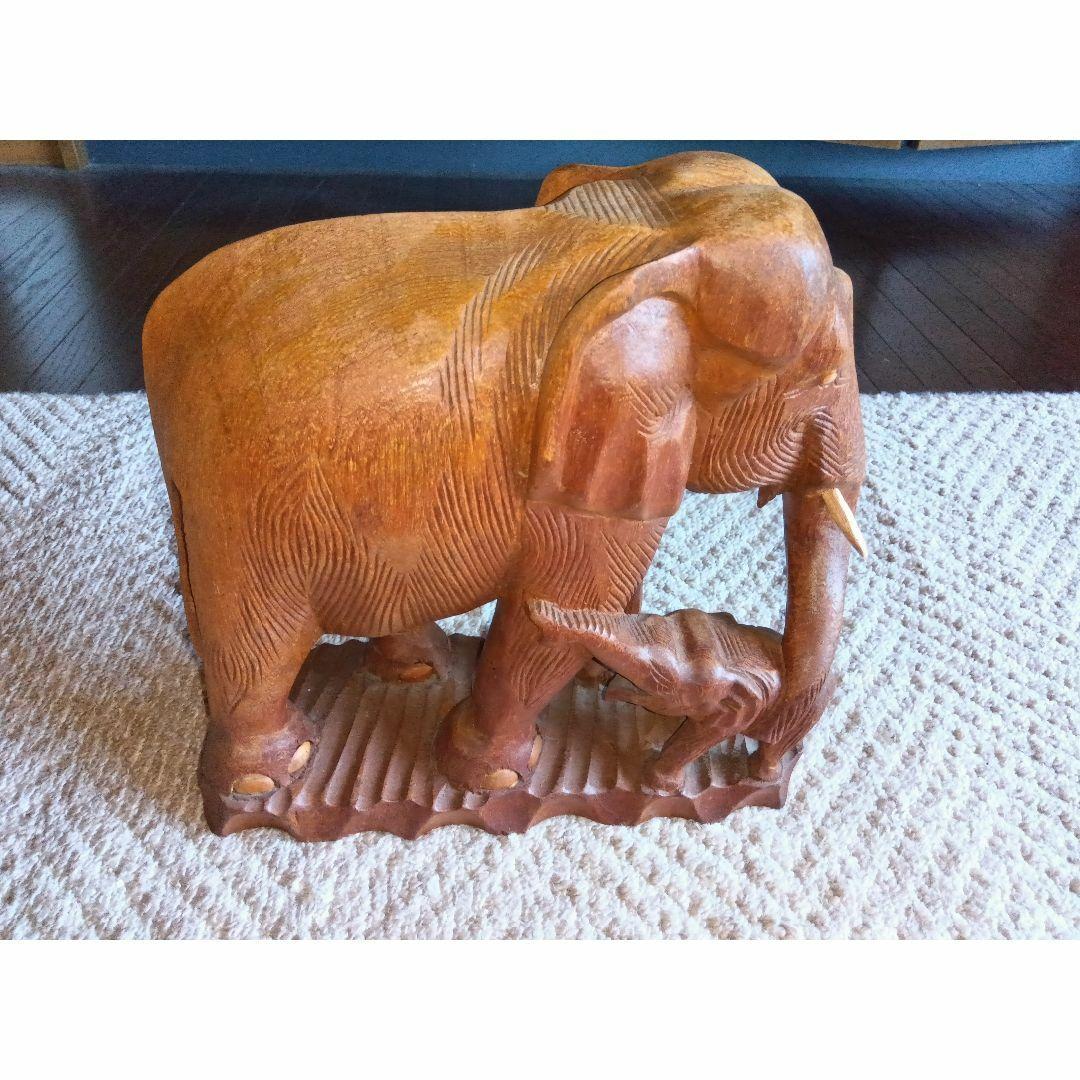 木製象と子象の置物
