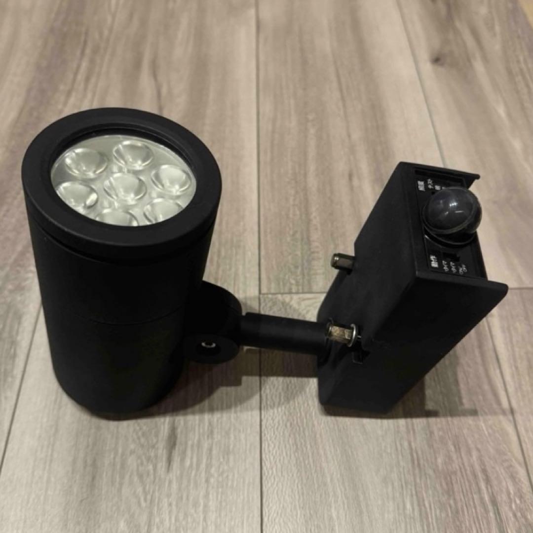 【美品】人感センサー　大光電機　DOL4018YB 屋外　照明　スポットライト