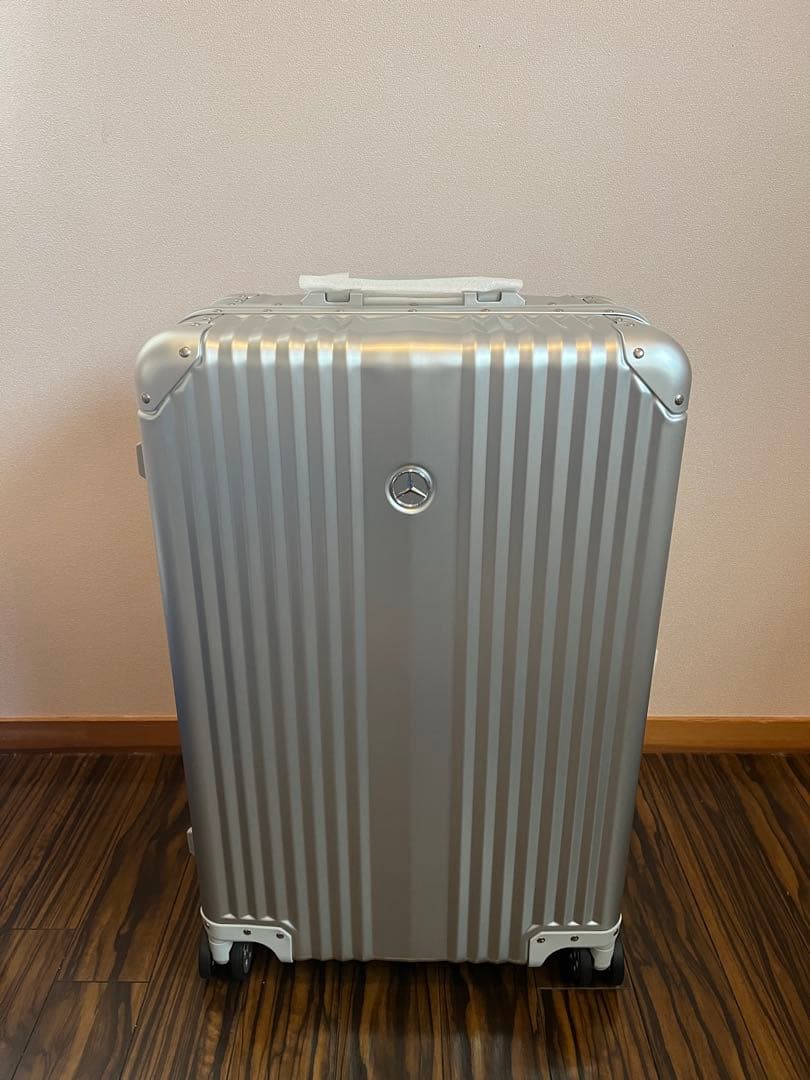 新品未使用メルセデスベンツ　キャリーケース　65リットル