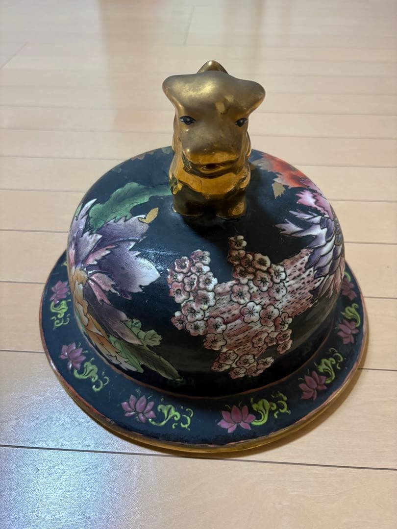 置物　壺の蓋部分