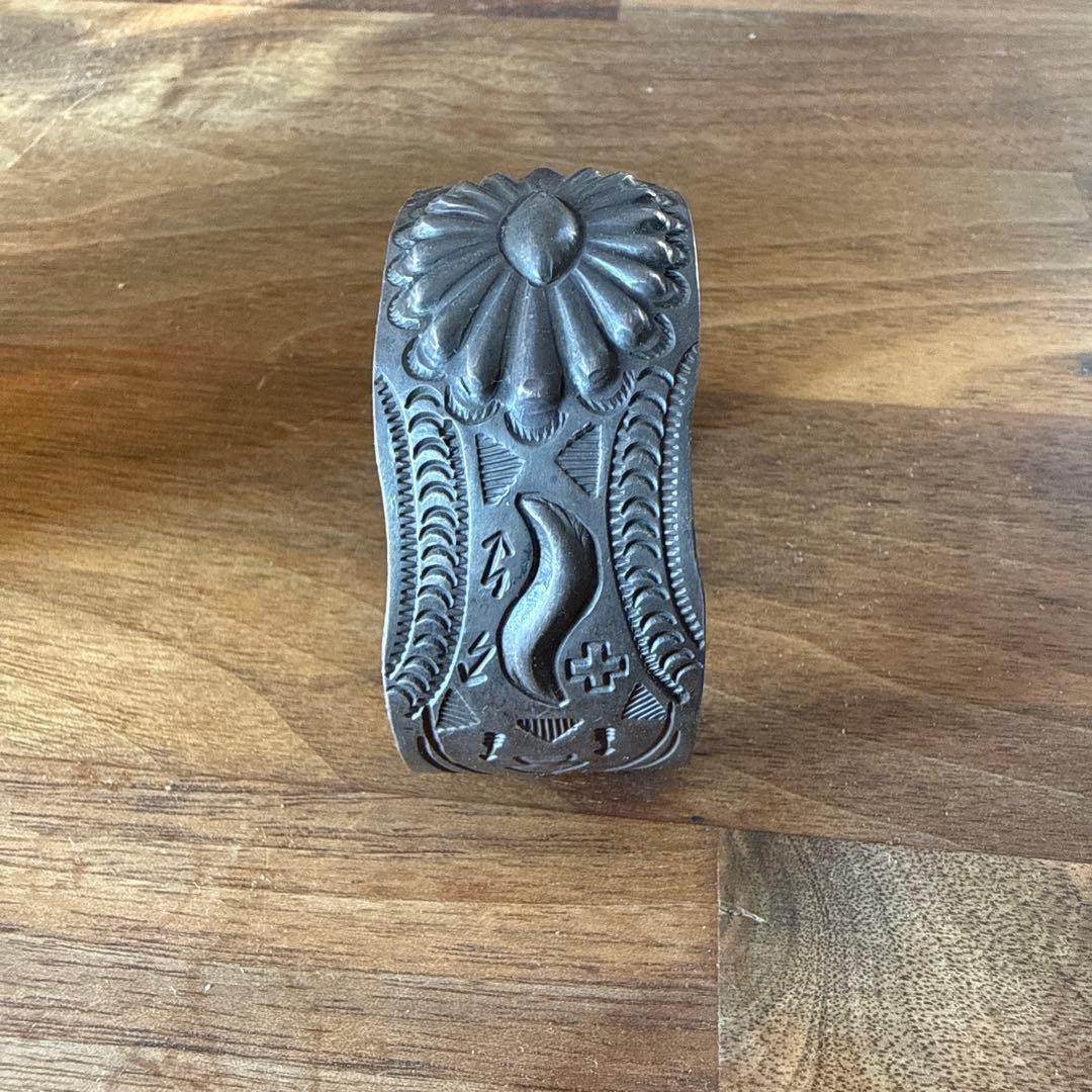 最終値下げ 新品 NAVAJO ナバホ ジュリアスミス シルバー バングル