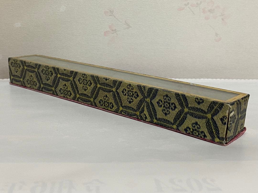 ♦️中国 香港 伝統工芸 透かし彫り 扇子 扇？骨？鹿角 置物飾り 団扇 骨董品