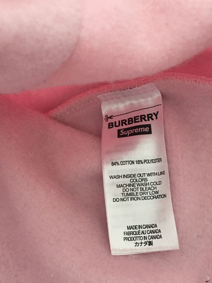 Burberry x Supreme ピンクパーカー