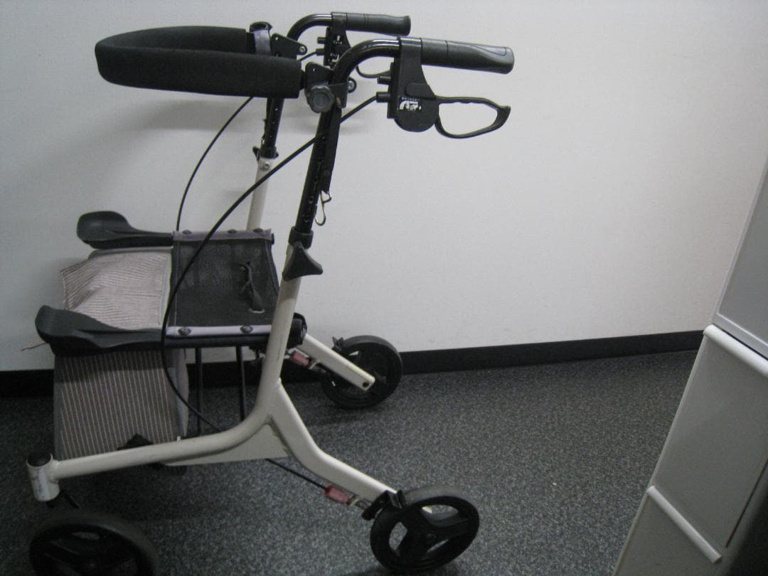 屋外用 四輪 歩行車 ショッピングターン 安寿 アロン化成 送料無料 ②