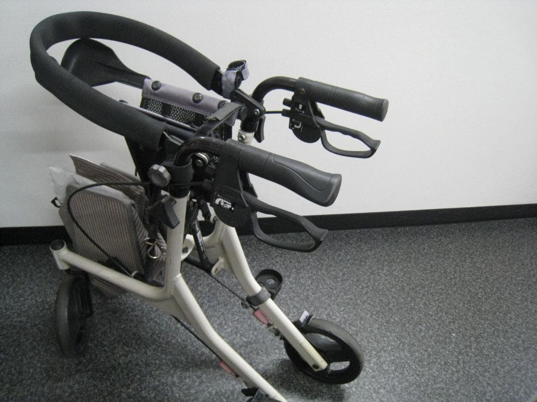 屋外用 四輪 歩行車 ショッピングターン 安寿 アロン化成 送料無料 ②