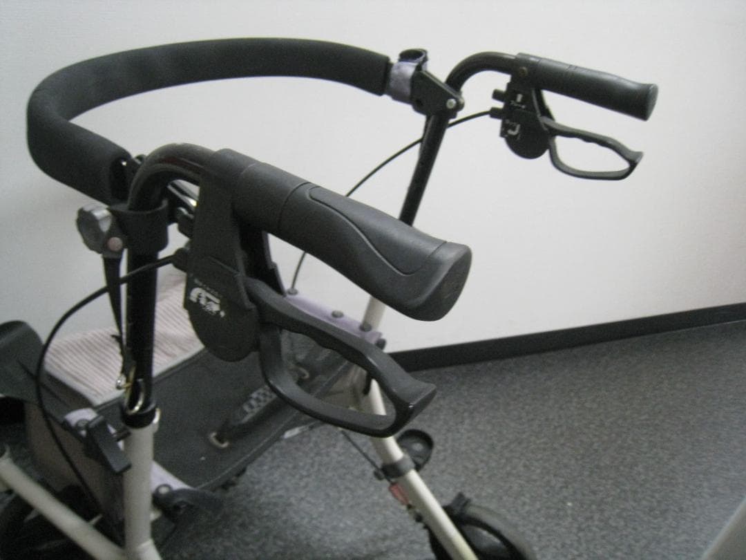 屋外用 四輪 歩行車 ショッピングターン 安寿 アロン化成 送料無料 ②