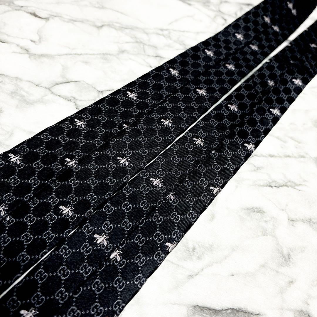 ✨未使用クラス✨GUCCI 現行　GG柄✖️蜂総柄　人気のブラック　ネクタイ