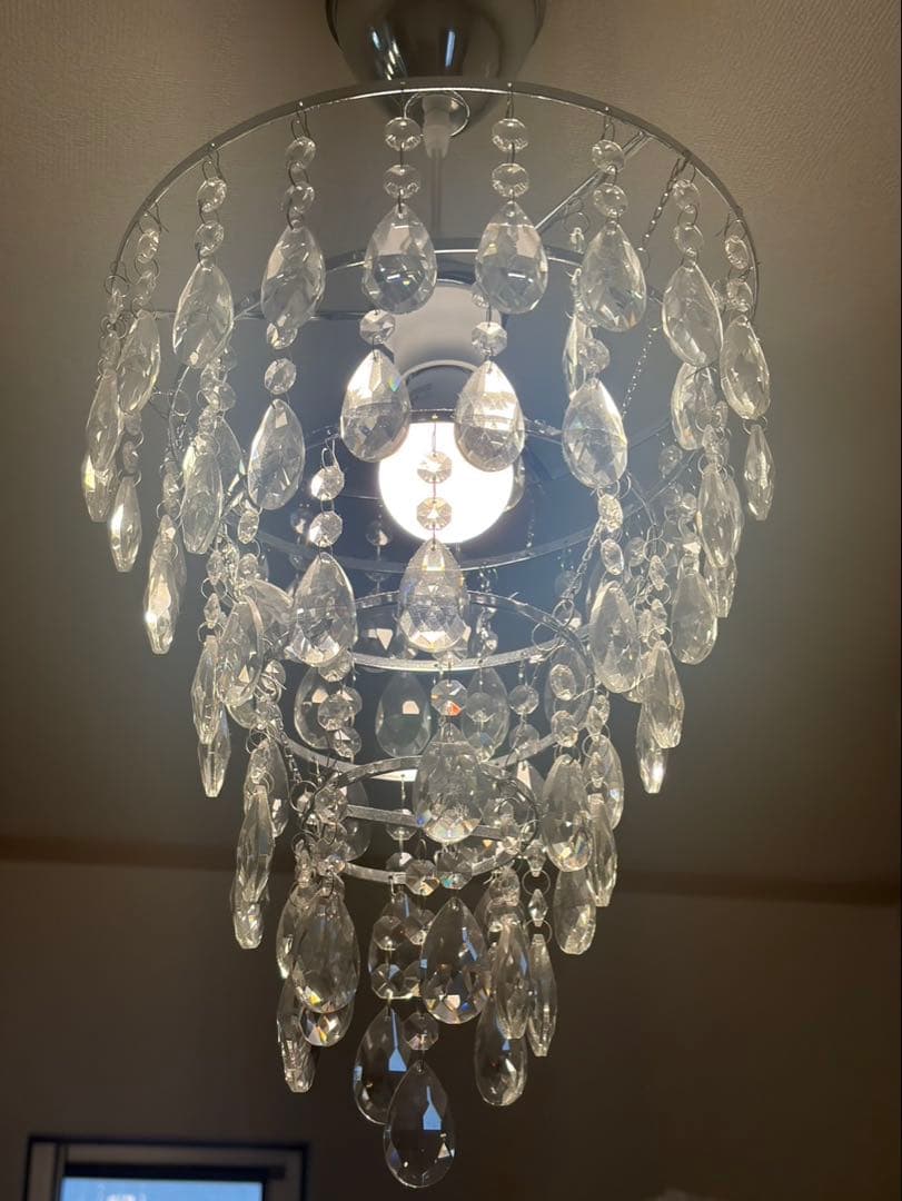 クリスタル調 シャンデリア照明（天井吊り下げタイプ）