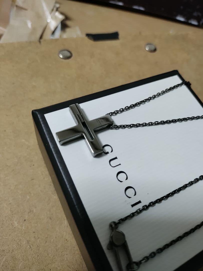 GUCCI グッチ シルバー925 クロスネックレス イタリア製 高級感あり