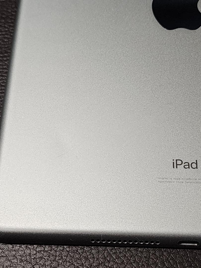 iPad 第8世代 32GB WI-fi+Cellularモデル シルバー