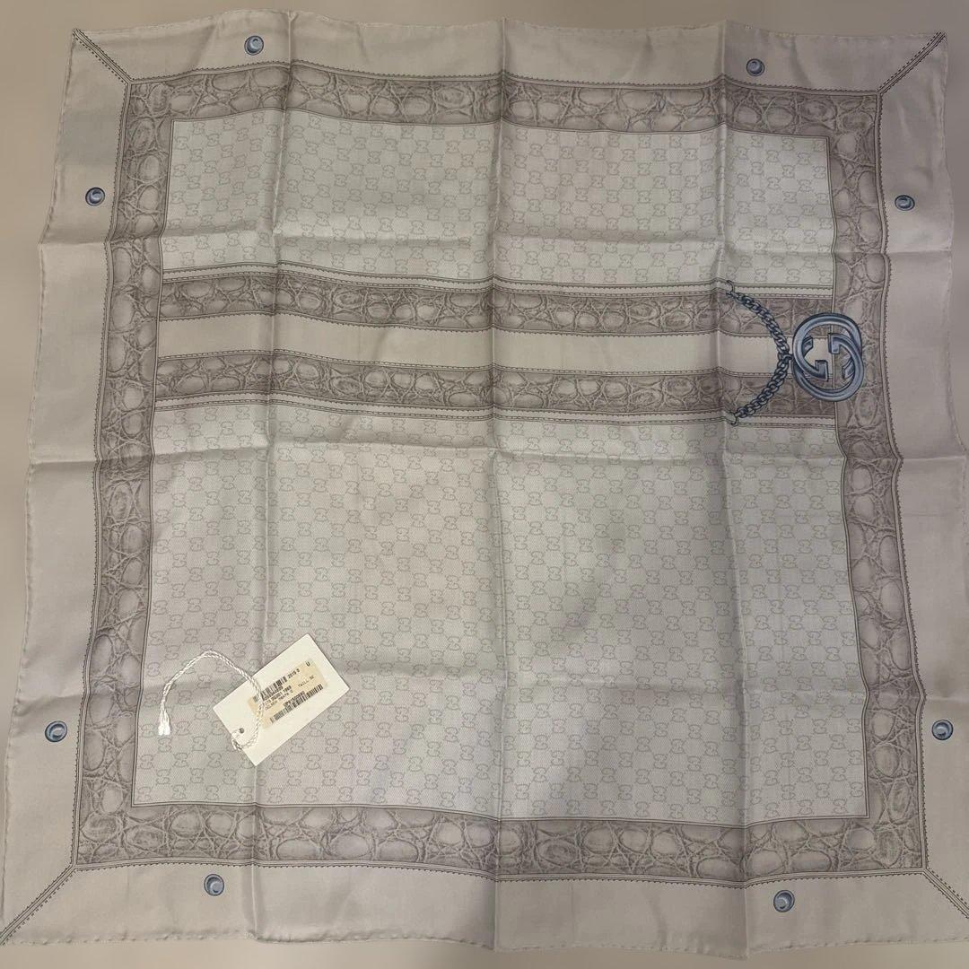 GUCCI ホワイト スカーフ ロゴ入り　koki さん専用