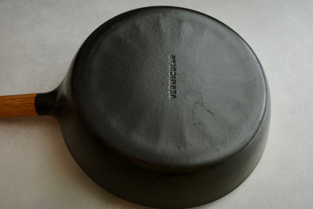バーミュキュラ24 鋳鉄製フライパン ガラス蓋付き