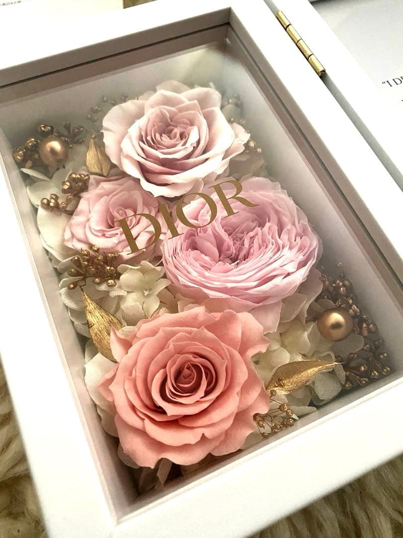 Dior プリザーブドフラワーアレンジメントフォトスタンド　ショップバック付き