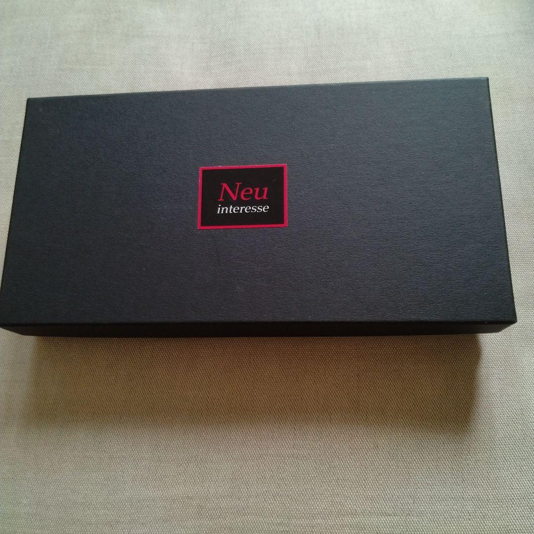 Neu interesse 長財布
