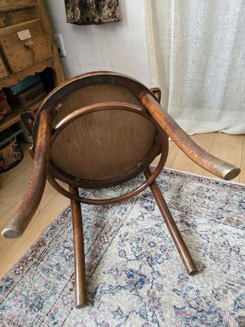 イギリスアンティーク　アームチェア　ベントウッドチェア