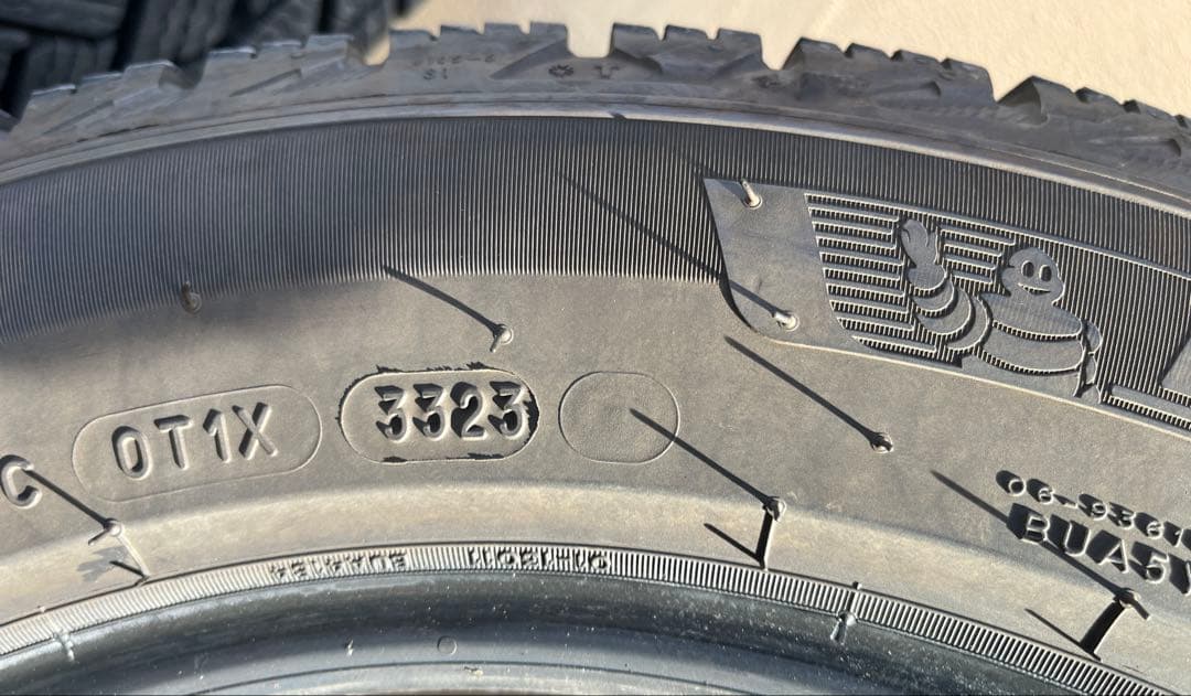 ５*ん様 MICHELIN X-ICE  205/55 R16 スタッド