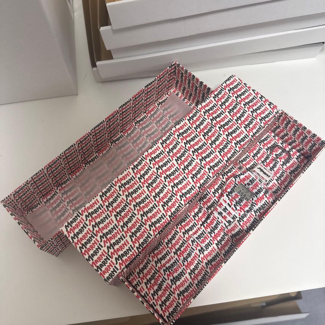 新品　Marni G-Shock 腕時計 ホワイト