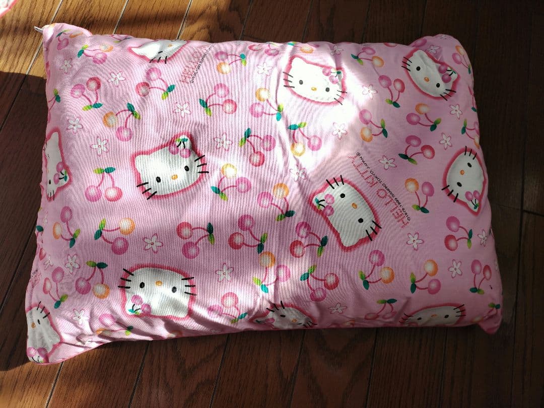 サンリオハローキティ　日本製枕＆枕カバー新品未使用レトロ