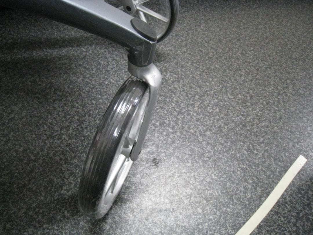 トラストケアウォーカー レッツフライ 歩行車 シルバーカー 竹虎