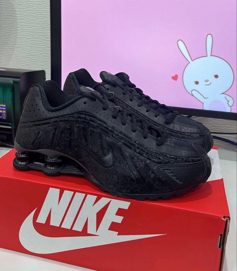 靴 Nike Wmns Shox R4 Black FloralDark Smoke