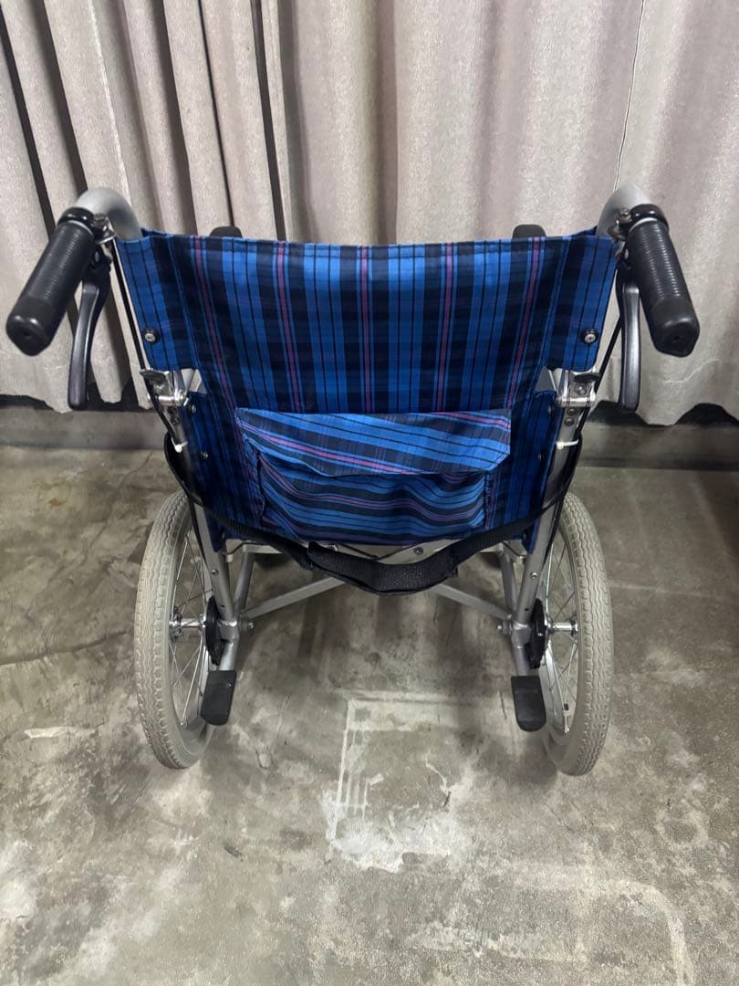 比較的キレイ‼️kawamura KA16-40SN-B車椅子　介助型車イス