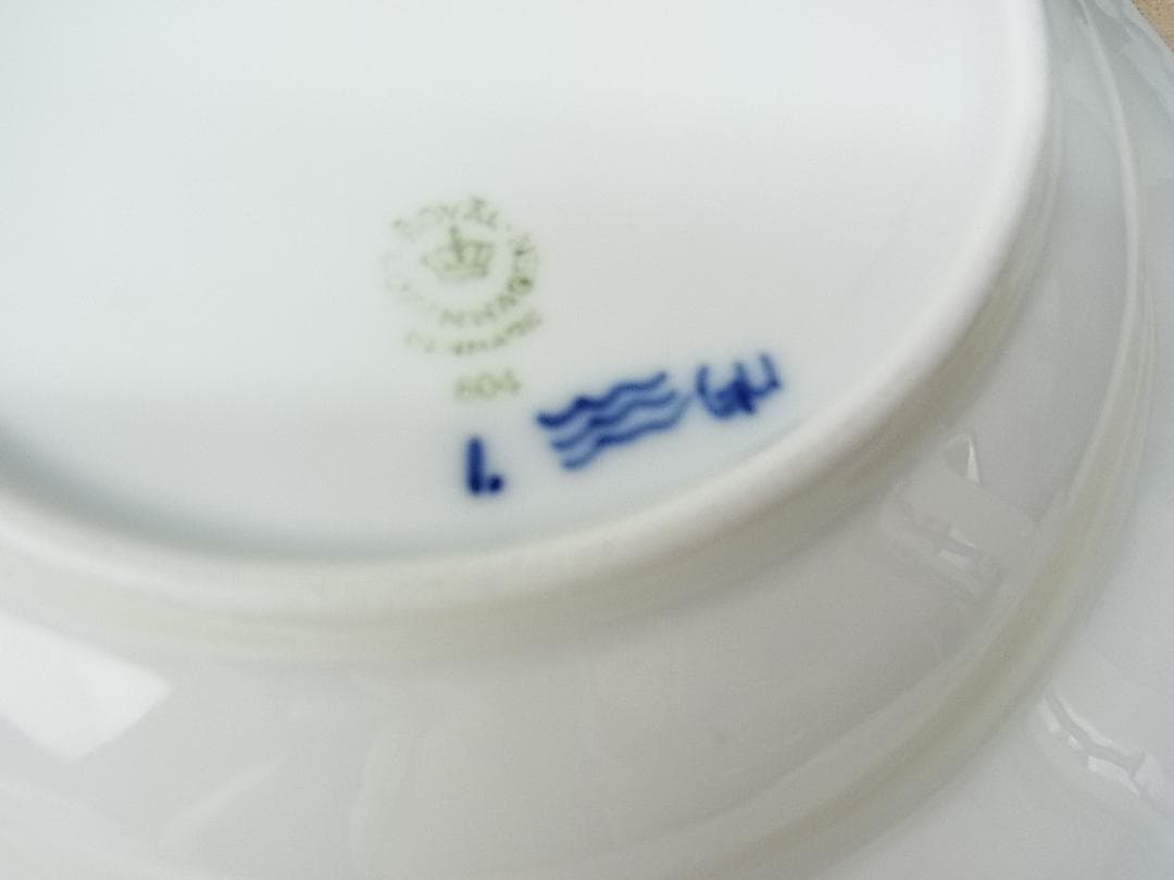 正規品新品同様ブルーフルーテッド ハーフレース ディープ プレート 21cm2枚