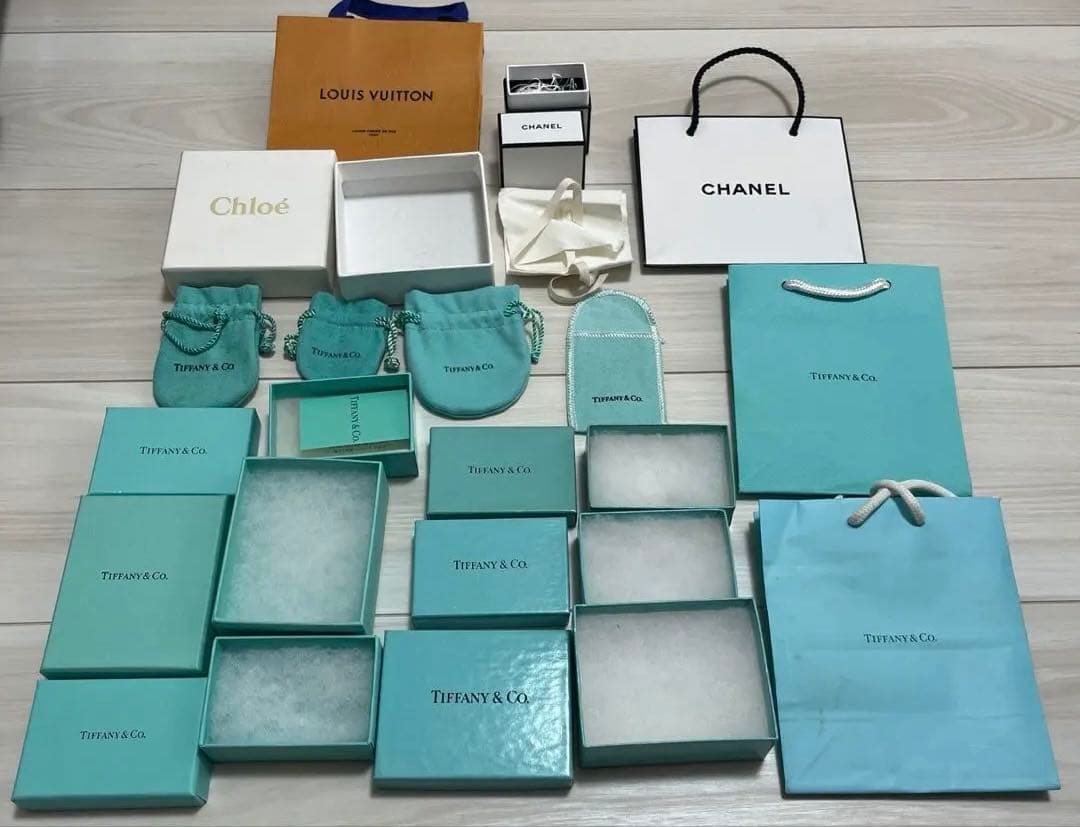 ティファニー　CHANEL ヴィトン　空箱　ショッパー