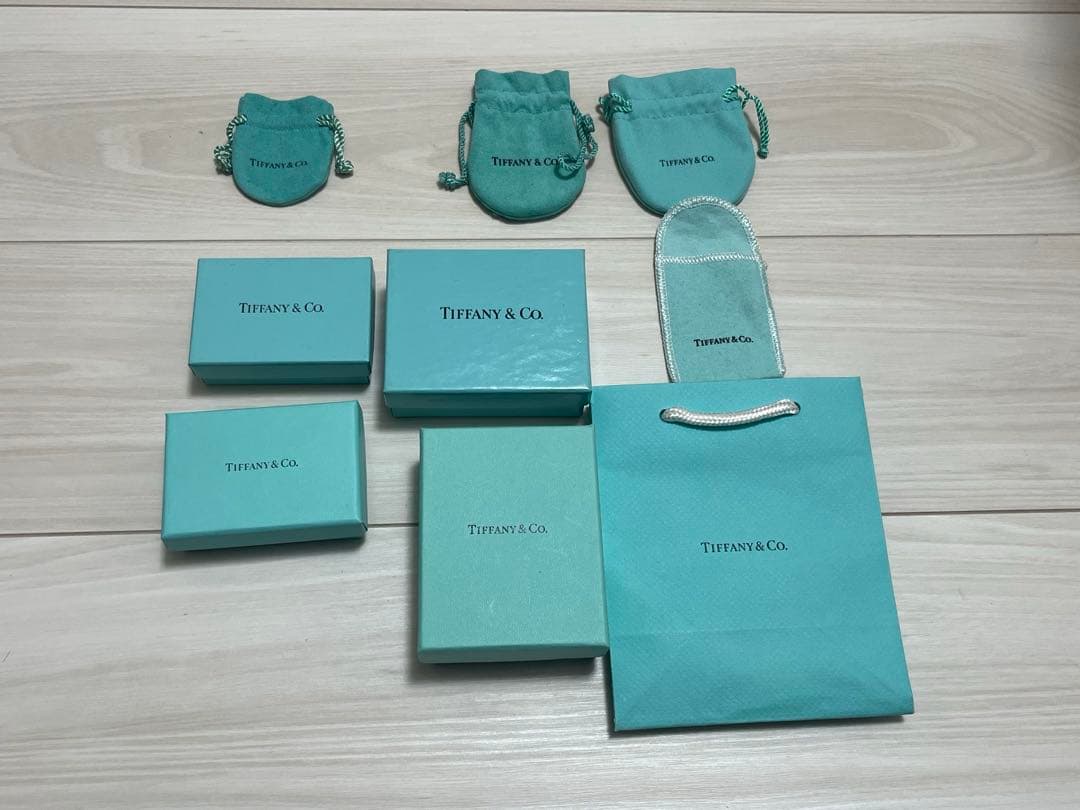 ティファニー　CHANEL ヴィトン　空箱　ショッパー