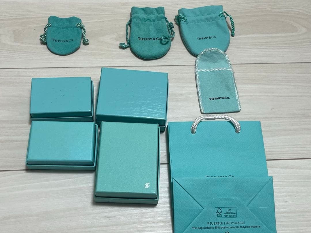 ティファニー　CHANEL ヴィトン　空箱　ショッパー