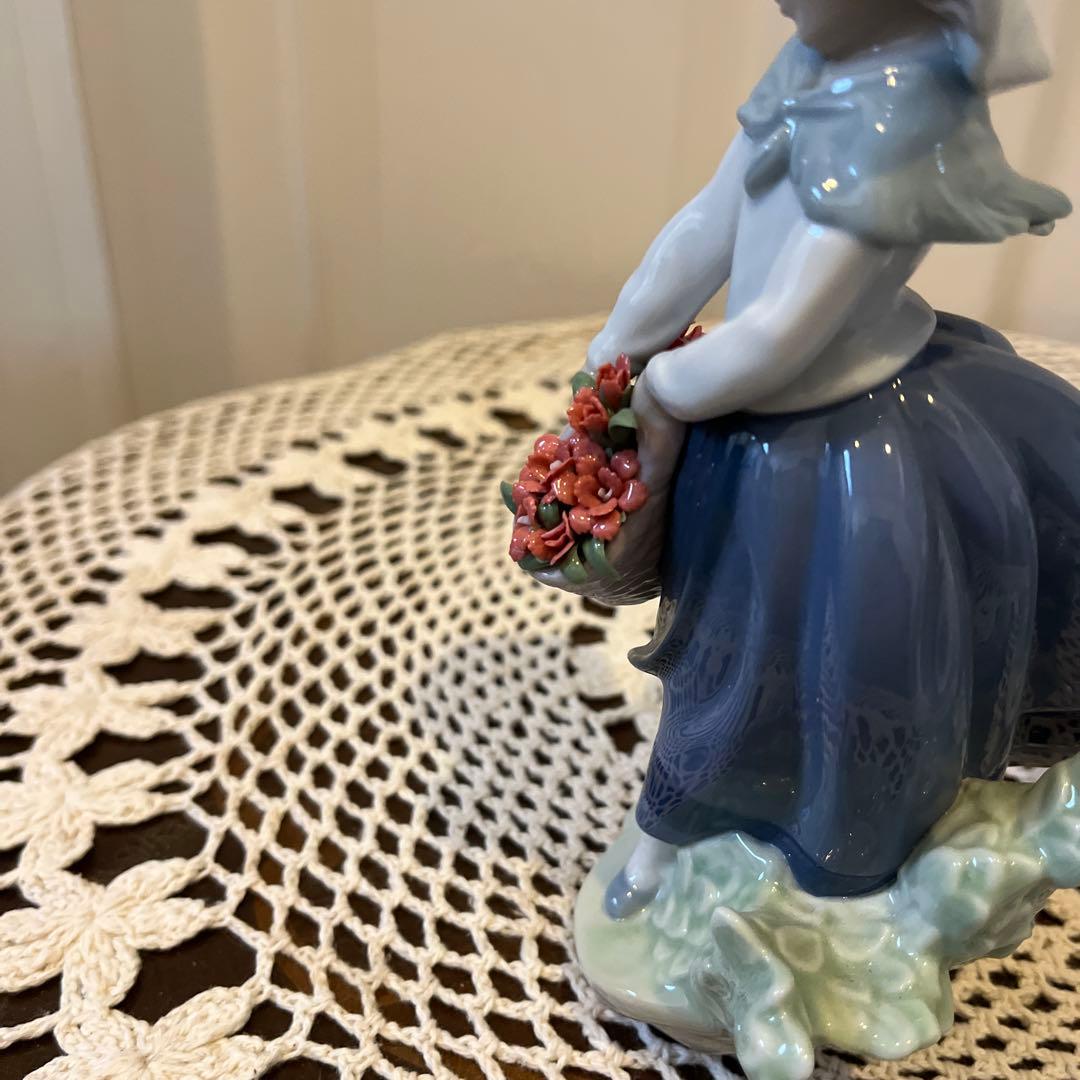 レア‼️リヤドロ　きれいな花ばかり　カーネーション　1体