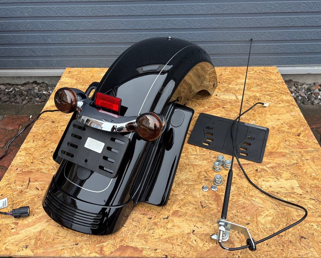 ハーレーダビッドソン　ストリートグライド　純正リアフェンダーセット　中古品