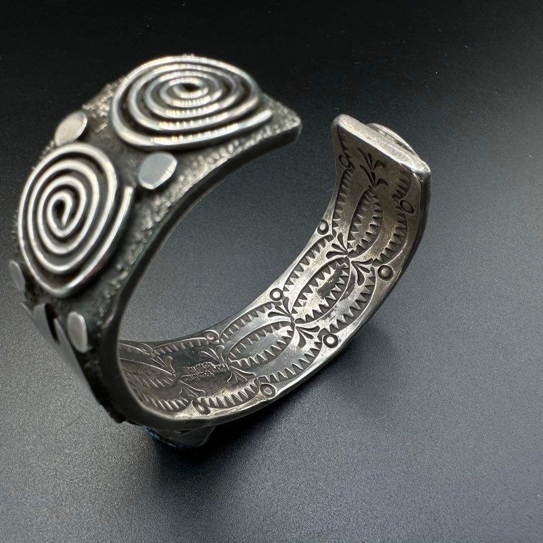 Alex Sanchez ペトログリフ バングル キングマンターコイズ