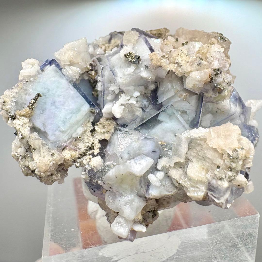 600 中国 ヤオガンシャン産　ポーセリンフローライト