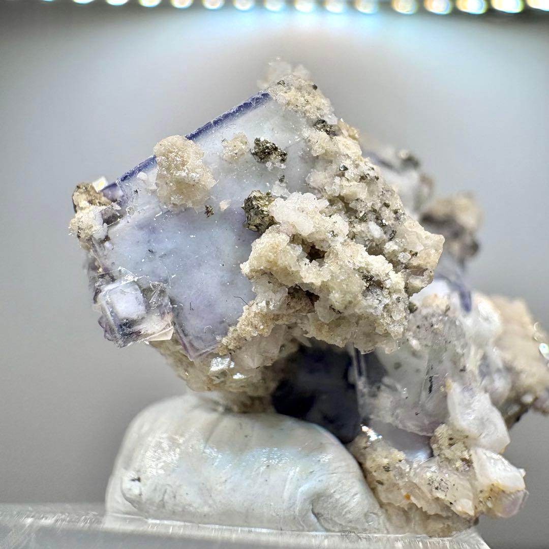 600 中国 ヤオガンシャン産　ポーセリンフローライト