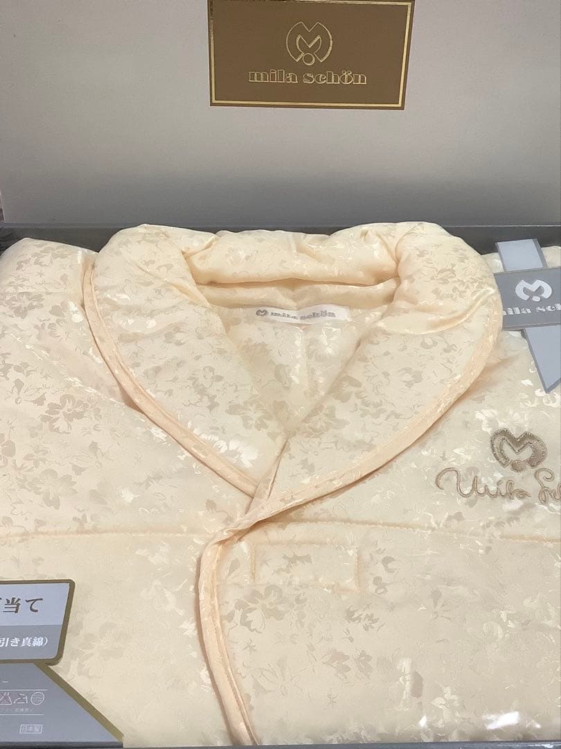 【未開封】ミラショーン　シルク肩当て　手引き真綿シルク100%使用　フリーサイズ