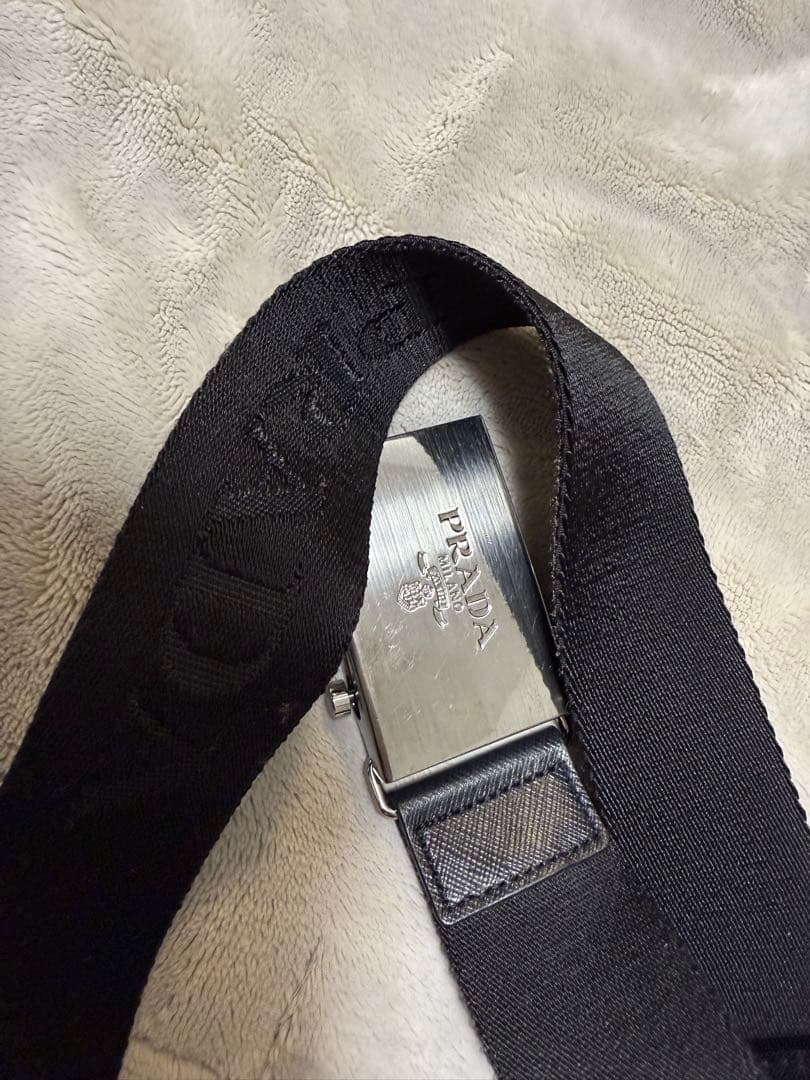 お*ち様 プラダ　ダウンジャケット　黒