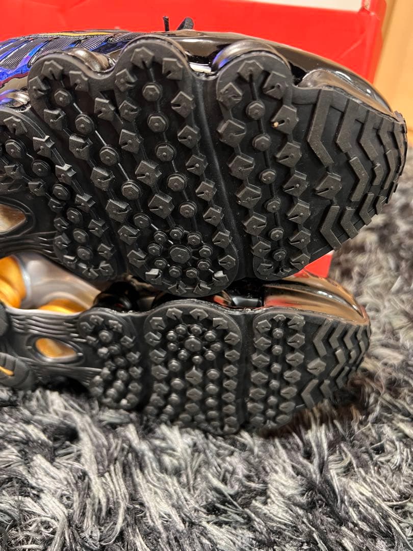 Nike Shox ブラック/ゴールド