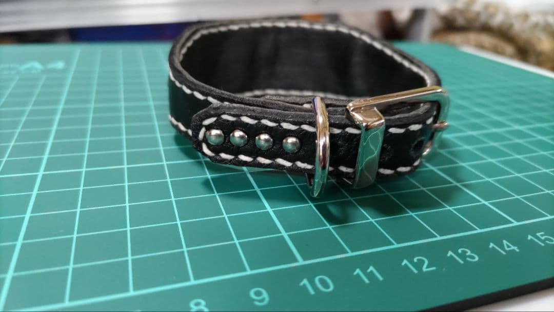 レザー首輪　革　革首輪　ハンドメイド　イタリアングレーハウンド　レザー