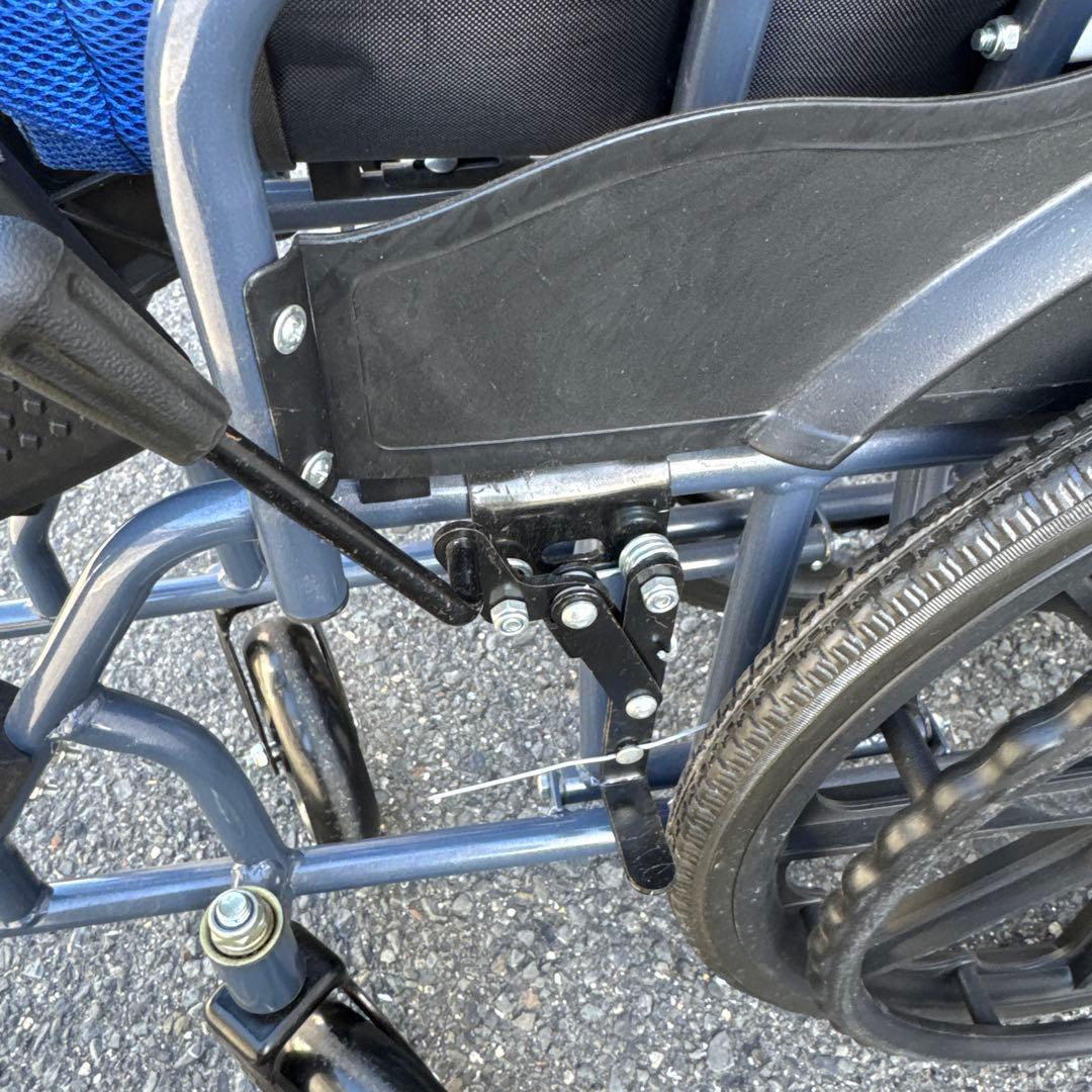 ノーパンクタイヤ 折りたたみ式 自走用車椅子 介助兼用【A-214】