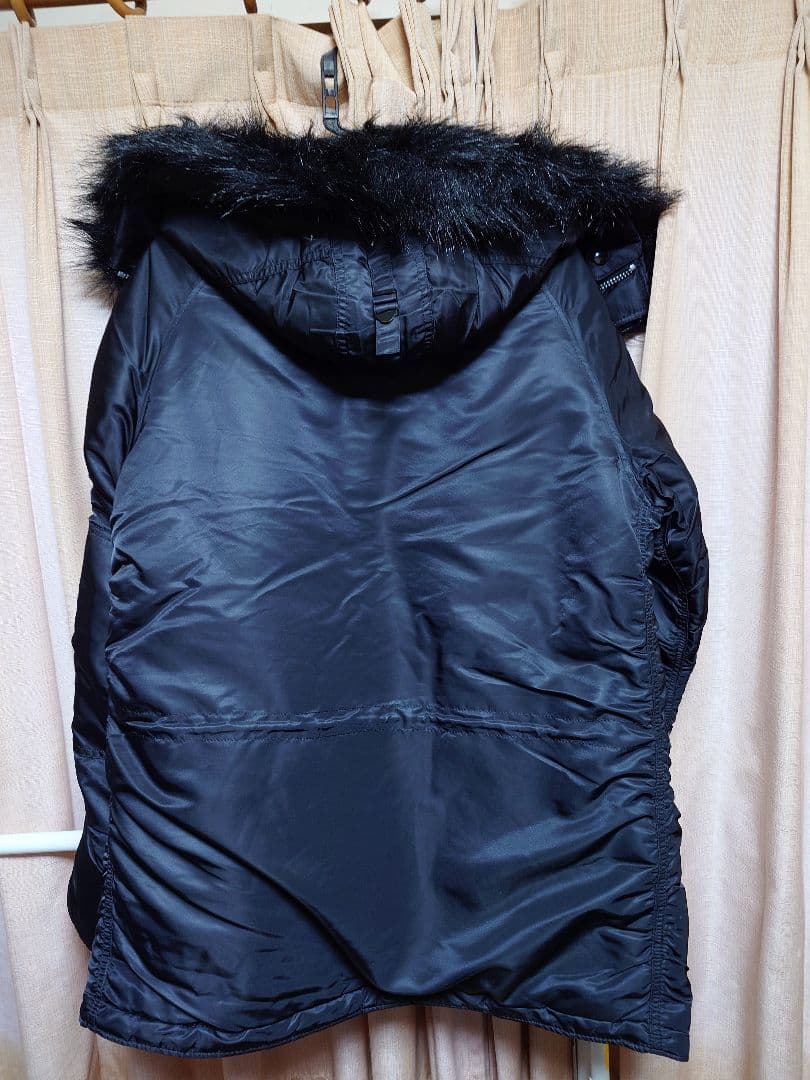 ALPHA INDUSTRIES ブラックダウンジャケット X-LARGE